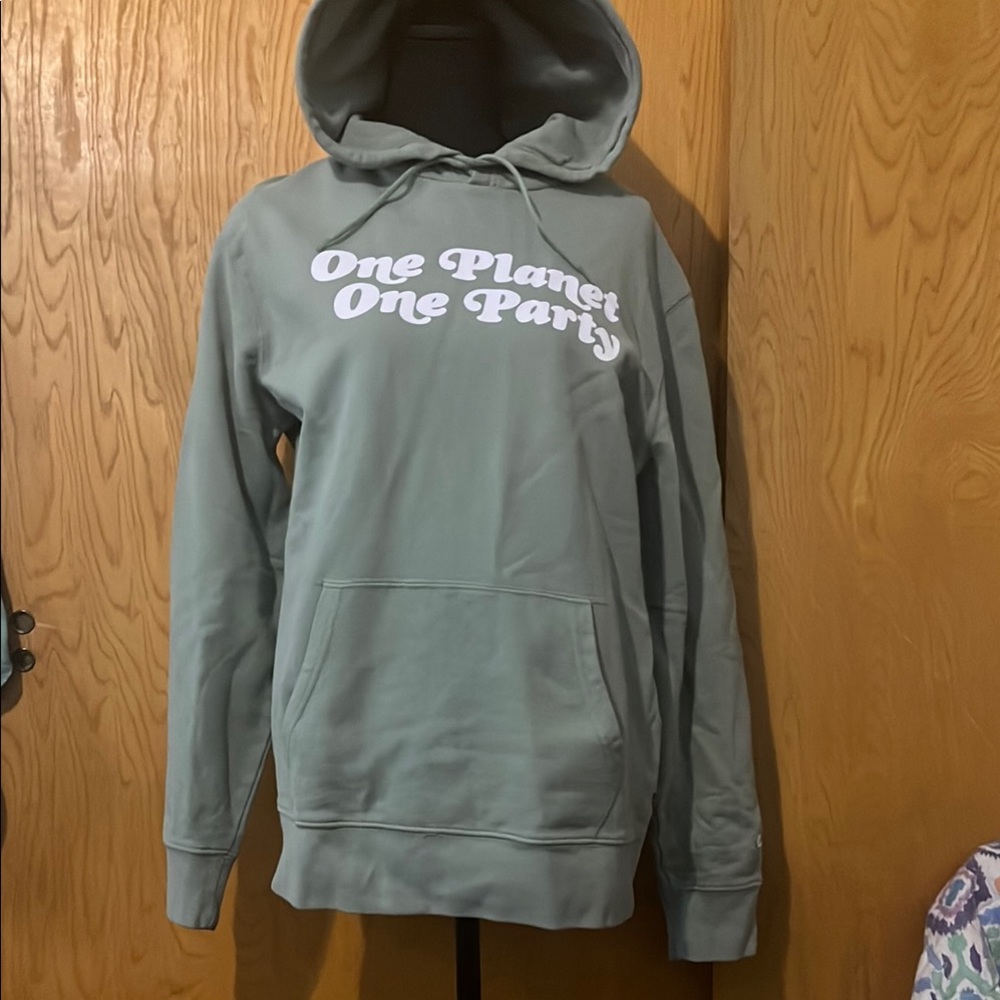 🎉SALE🎉$15 or 3 for $30🎉Levi's Sage Green Hoodie